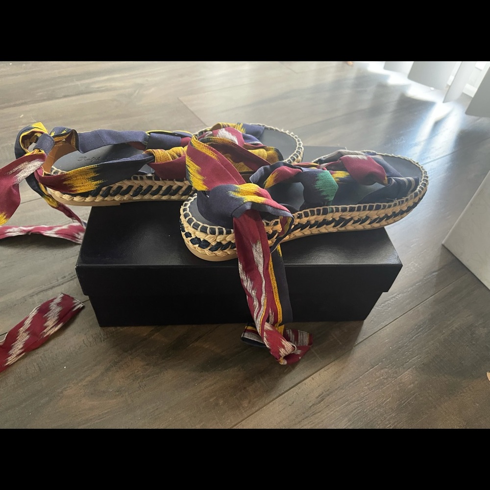 Very cute sandals